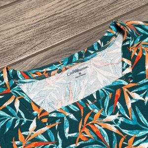Croft & Barrow tropical square neck women medium short sleeve tee